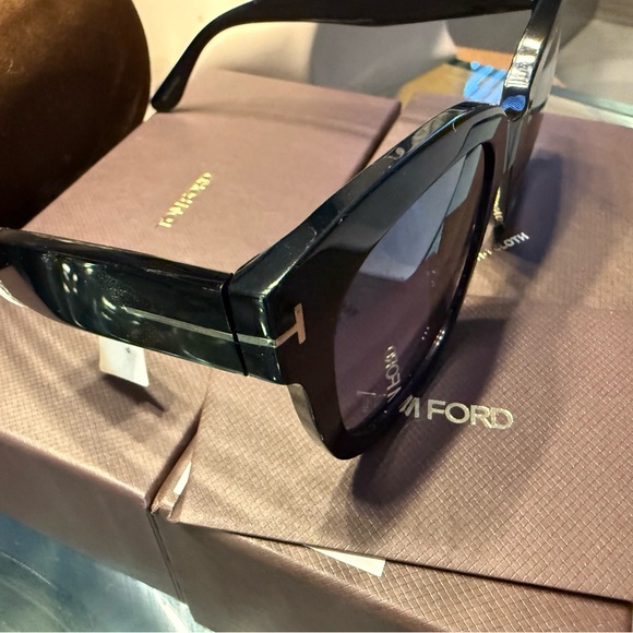 Tom Ford Sunglasses - Picture 3 of 3